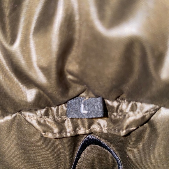 Guess - Picture 5 of 14